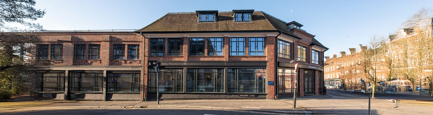 Photo of the Oxford University Law building