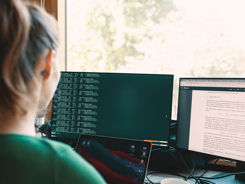 UNIQ+ participants have the opportunity to experience life as a postgraduate research student. Photo ©  Phil Brooks